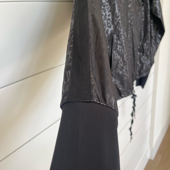 ZYIA Jacket - Picture 4 of 6